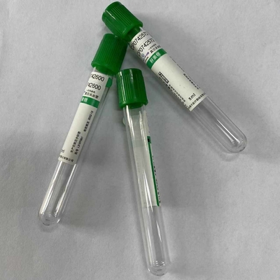 Sangue rotineiro dos testes de Clinicalbiochemistry que recolhe a parte superior do verde do tubo